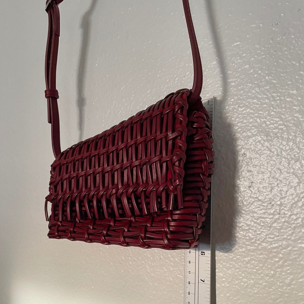 STAUD Rio Woven Leather Crossbody Bag Burgundy Red Asymmetric Basket Bag - Picture 4 of 8